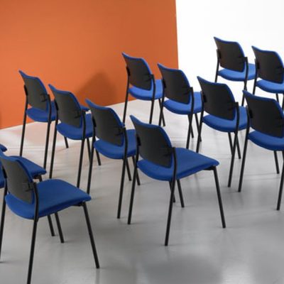 Chaise visiteur empilable avec dossier résille Amets