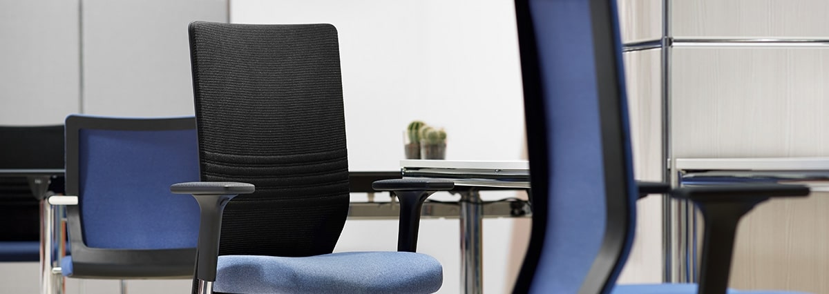 Siège de bureau pivotant avec mécanismes ergonomiques Stilo